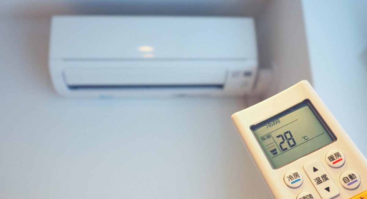 [第1・2報]換気が冷房時の室内温熱環境とエアコンの消費電力に及ぼす影響